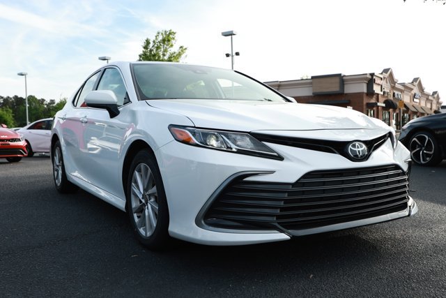 Used 2024 Toyota Camry LE FWD image 3
