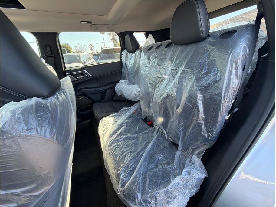 New 2026 Mitsubishi Outlander LE image 20