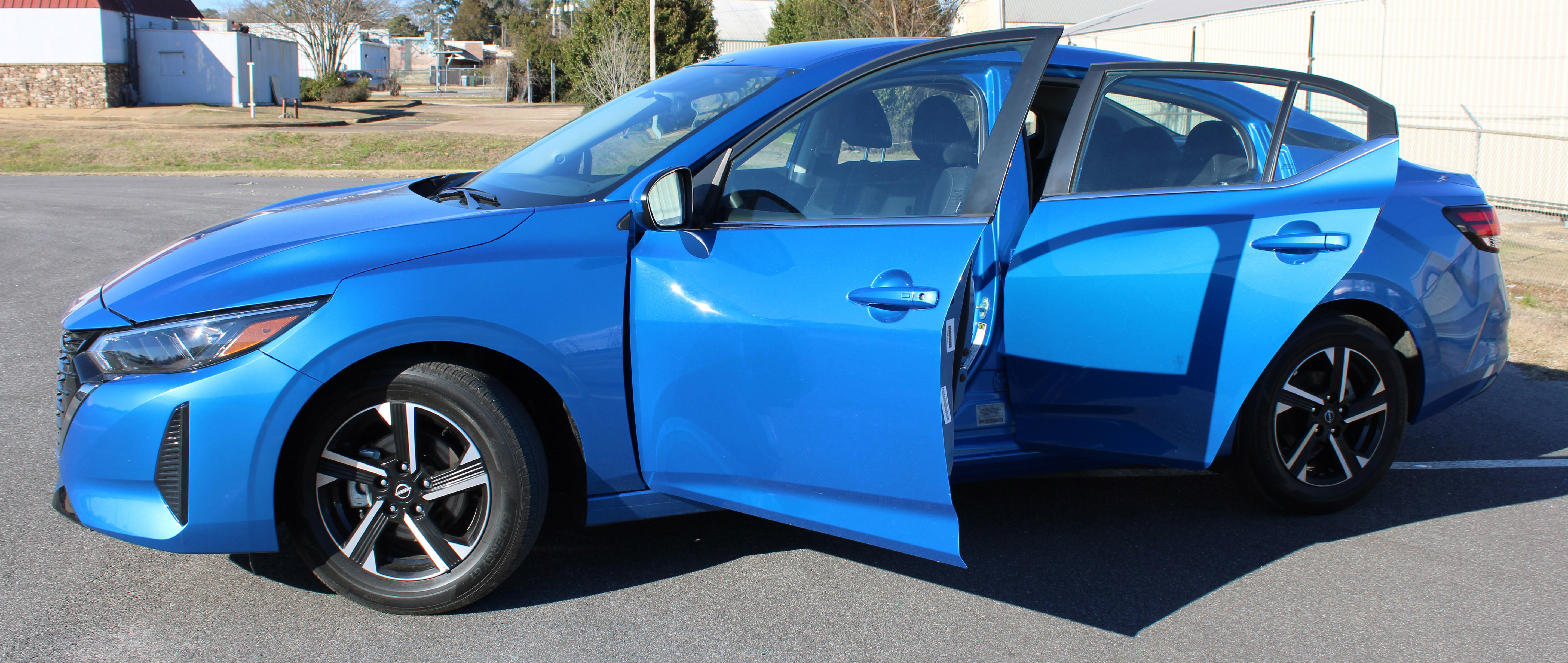 Used 2025 Nissan Sentra SV image 3