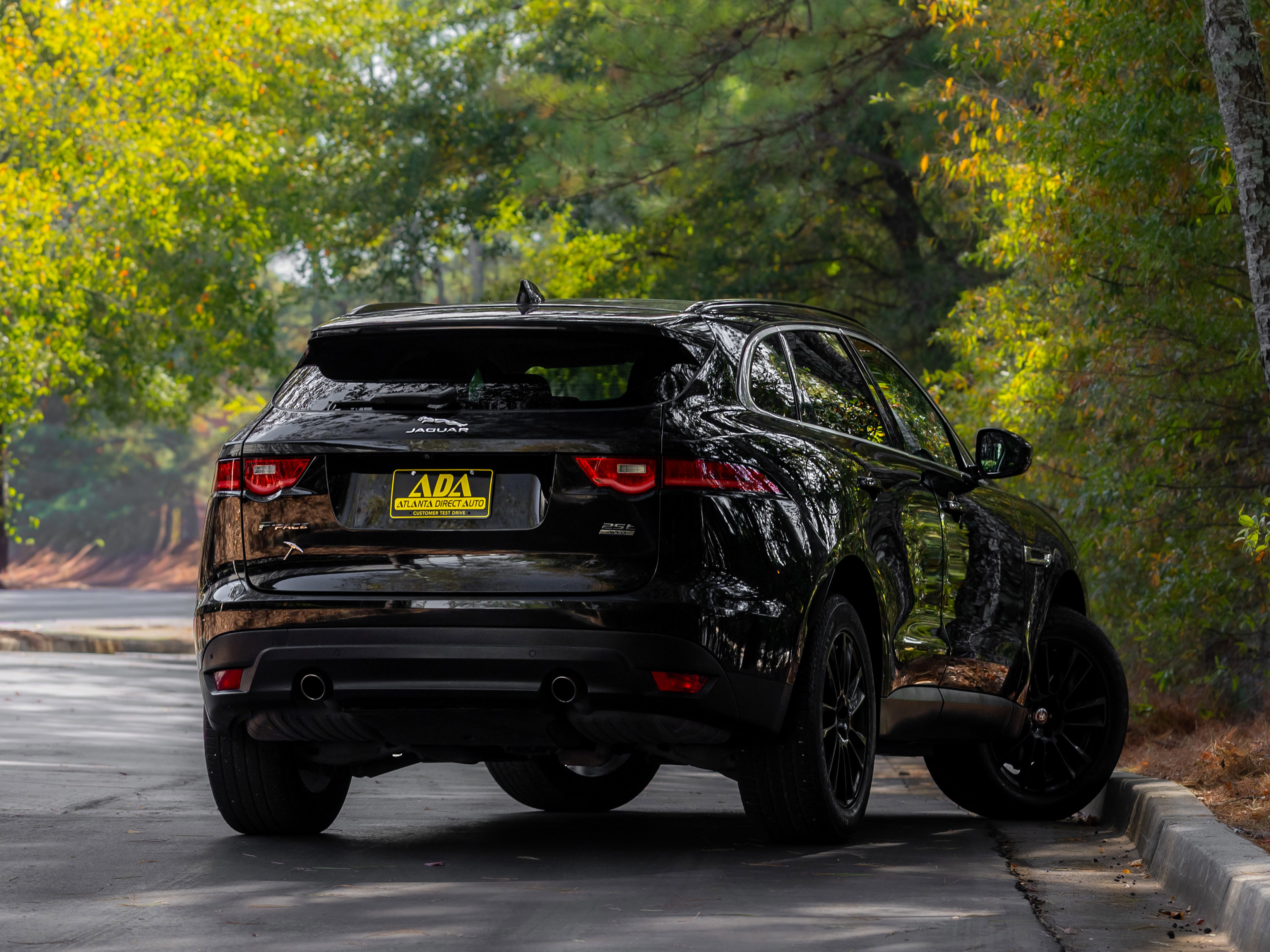 Used 2019 Jaguar F-PACE Prestige image 4
