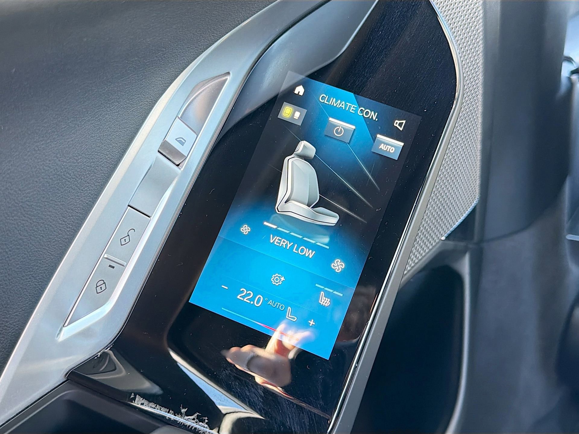 Certified 2024 BMW 740i image 21