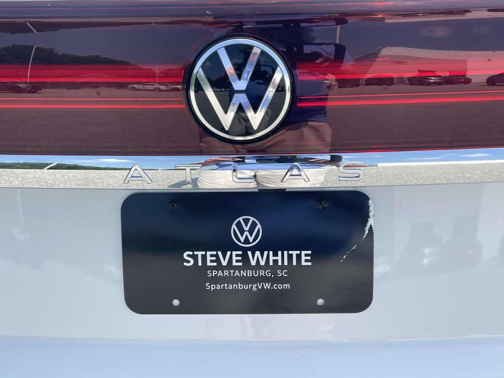 New 2026 Volkswagen Atlas Cross Sport SE FWD image 9