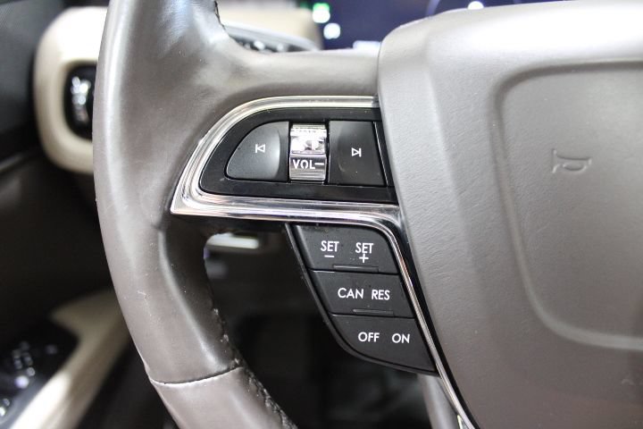 Used 2022 Lincoln Nautilus Reserve AWD/4WD image 41