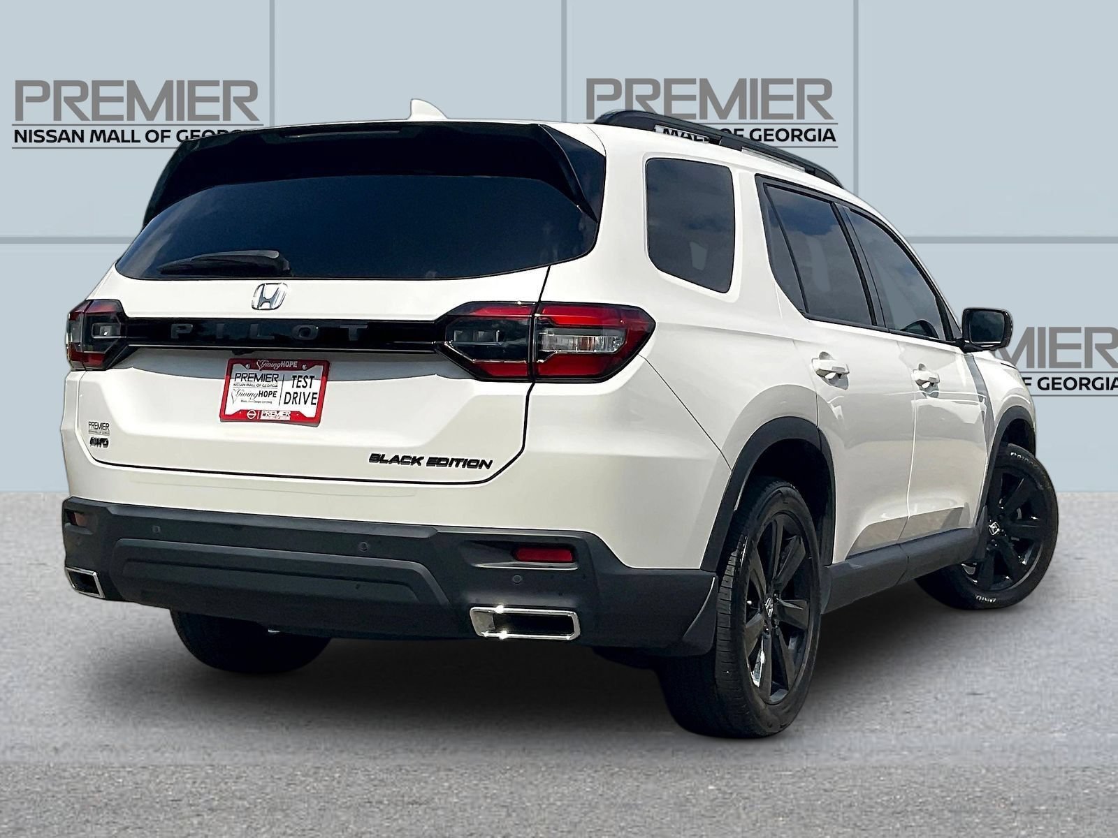 Used 2025 Honda Pilot Black Edition image 7
