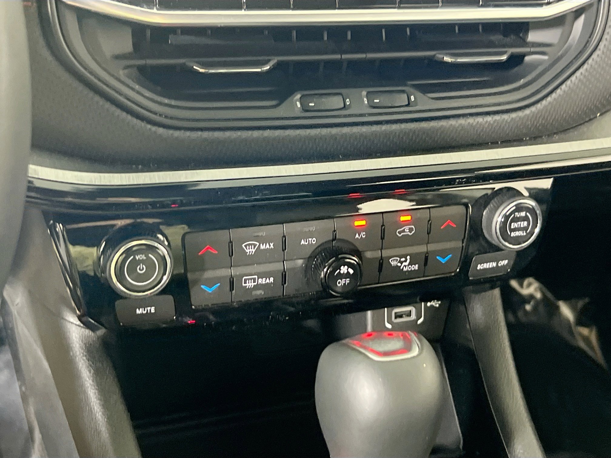 Used 2022 Jeep Compass Trailhawk AWD/4WD image 15