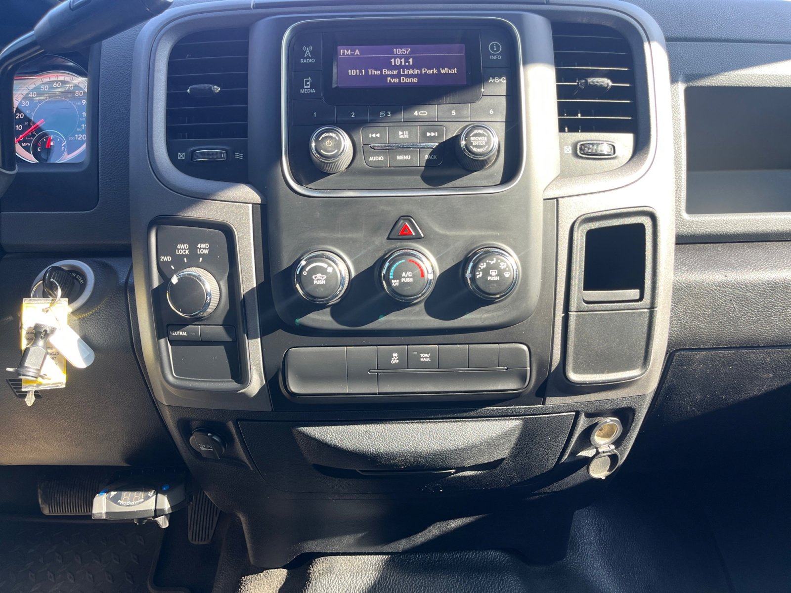 Used 2016 RAM 3500 Tradesman image 23