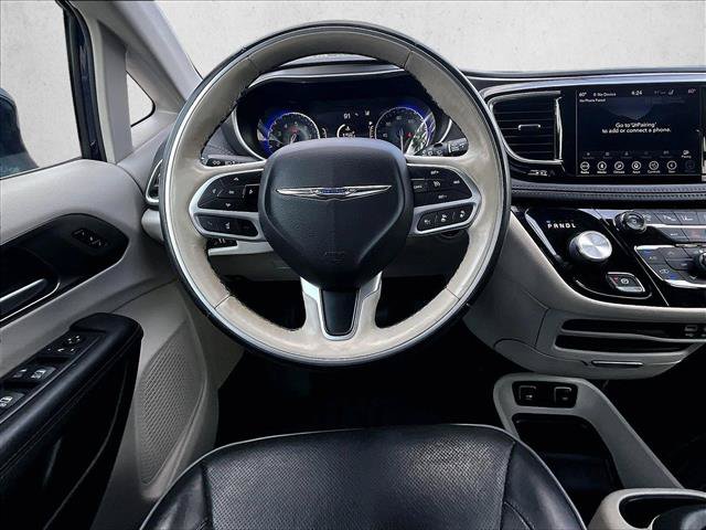 Used 2018 Chrysler Pacifica Limited w/ Advanced Safetytec Group FWD image 7