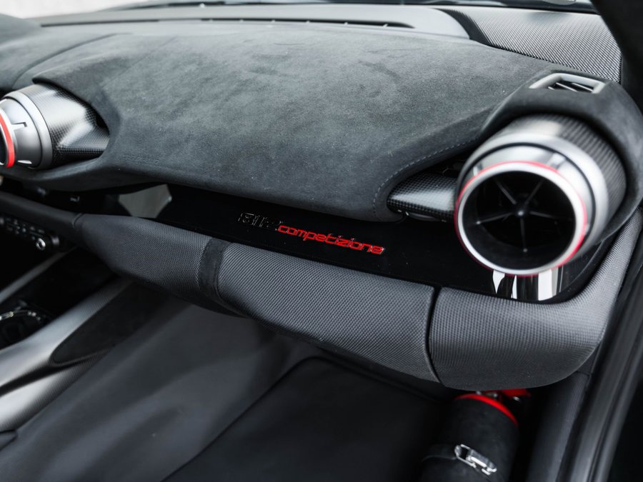 Used 2022 Ferrari 812 Competizione image 16