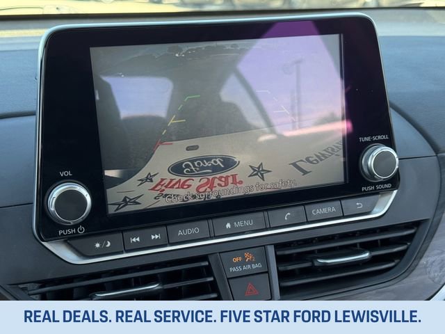 Used 2024 Nissan Altima 2.5 SV image 16