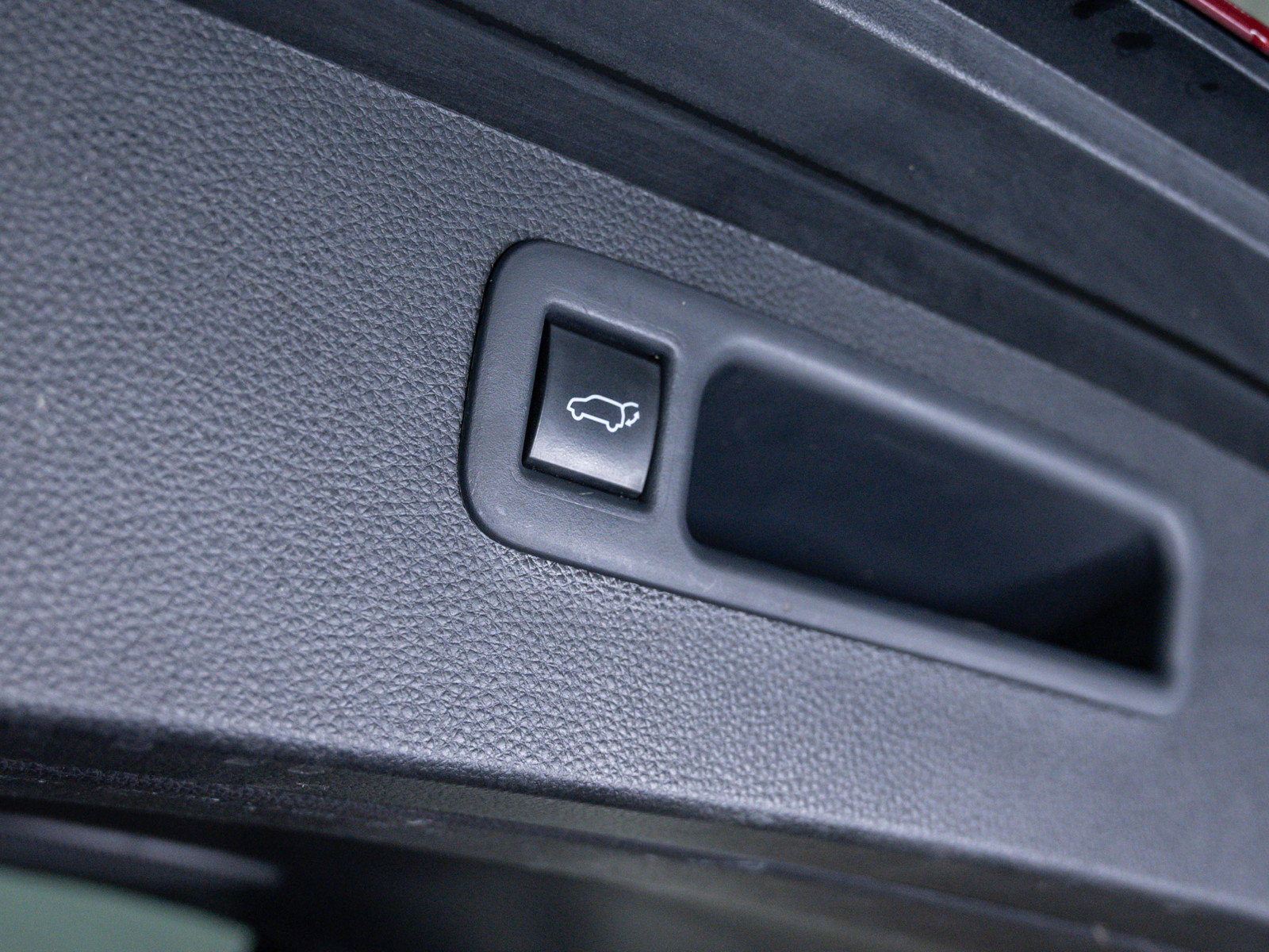 Used 2021 Toyota Highlander Limited image 9