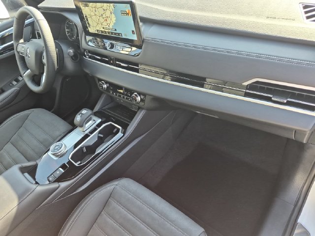 New 2026 Mitsubishi Outlander LE FWD image 37
