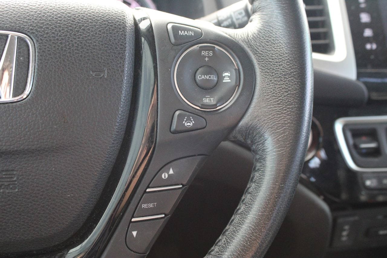 Used 2017 Honda Pilot Touring image 14