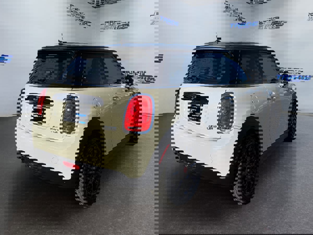 Used 2017 MINI Cooper 2-Door Hardtop image 5