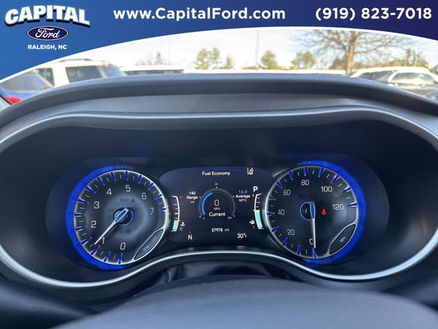 Used 2024 Chrysler Pacifica Touring-L image 24