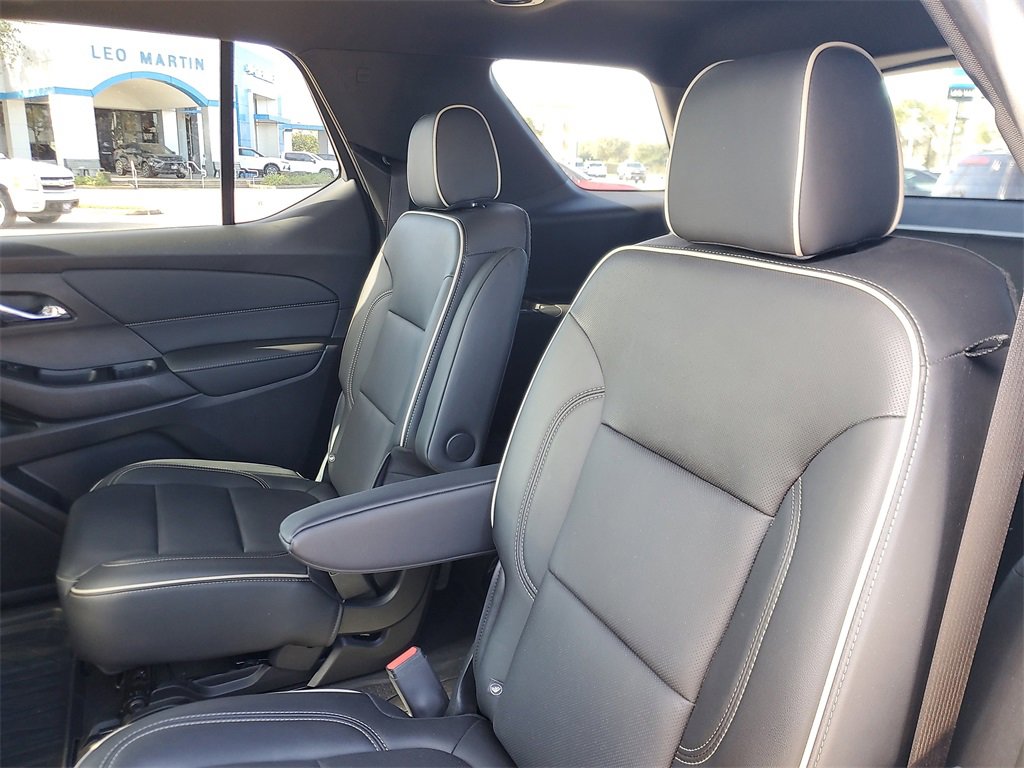 Used 2023 Chevrolet Traverse Premier w/ Redline Edition image 10
