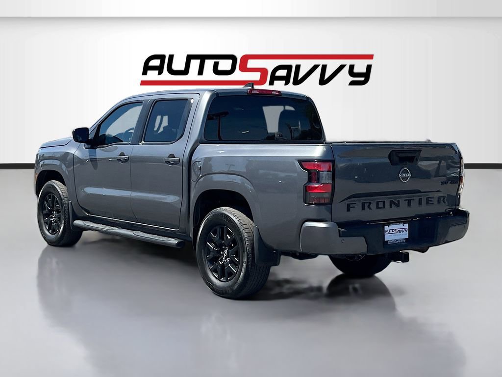 Used 2023 Nissan Frontier SV w/ Midnight Edition Package image 5