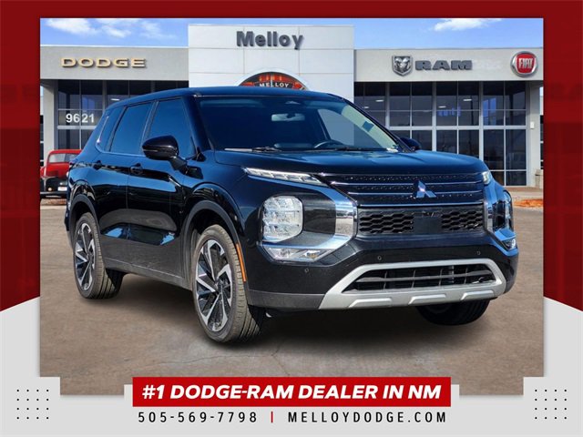 Used 2024 Mitsubishi Outlander SE image 1