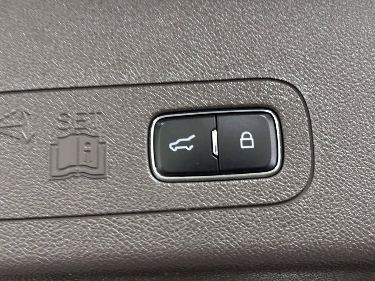 Used 2021 Lincoln Aviator Reserve w/ Equipment Group 202A AWD/4WD image 7
