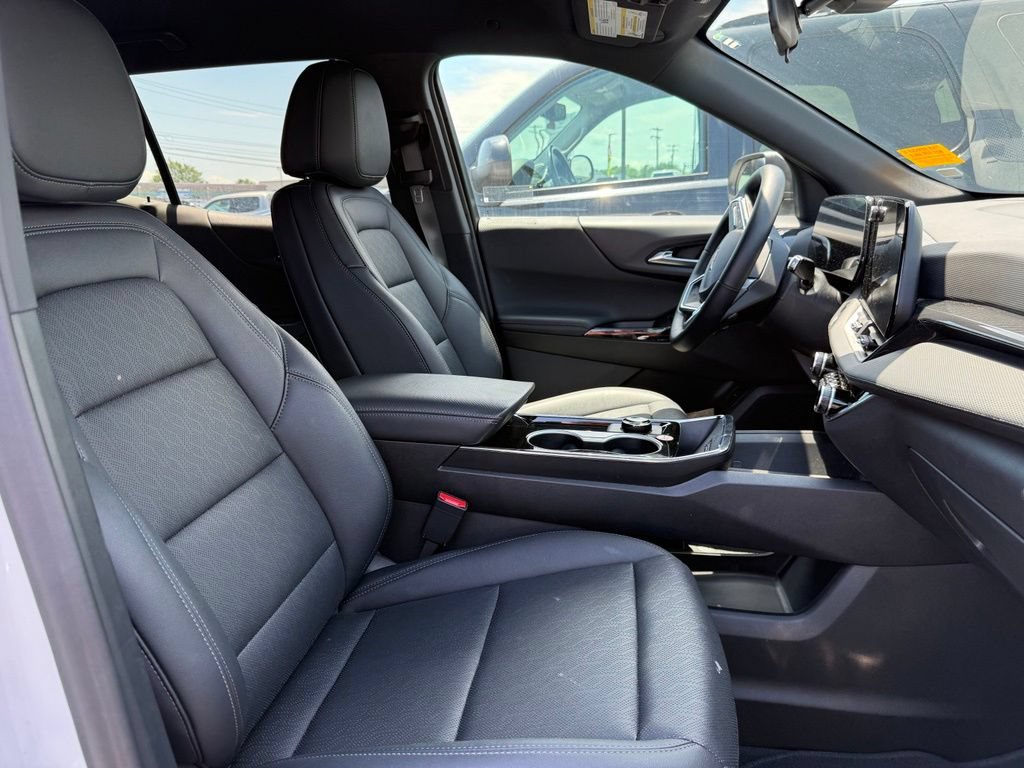 Used 2026 Chevrolet Equinox LT w/ Convenience Package II AWD/4WD image 16
