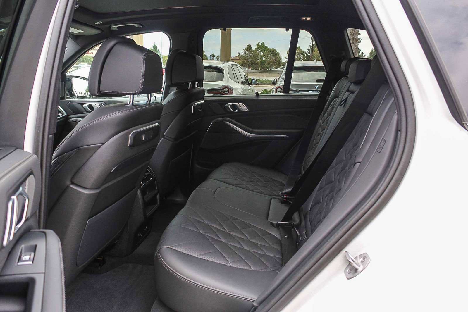 Used 2025 BMW X5 M60i image 18