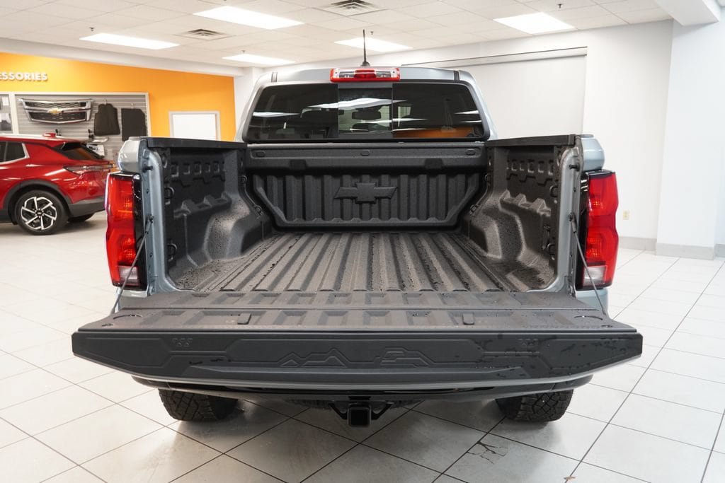 New 2026 Chevrolet Colorado ZR2 w/ Technology Package AWD/4WD image 9