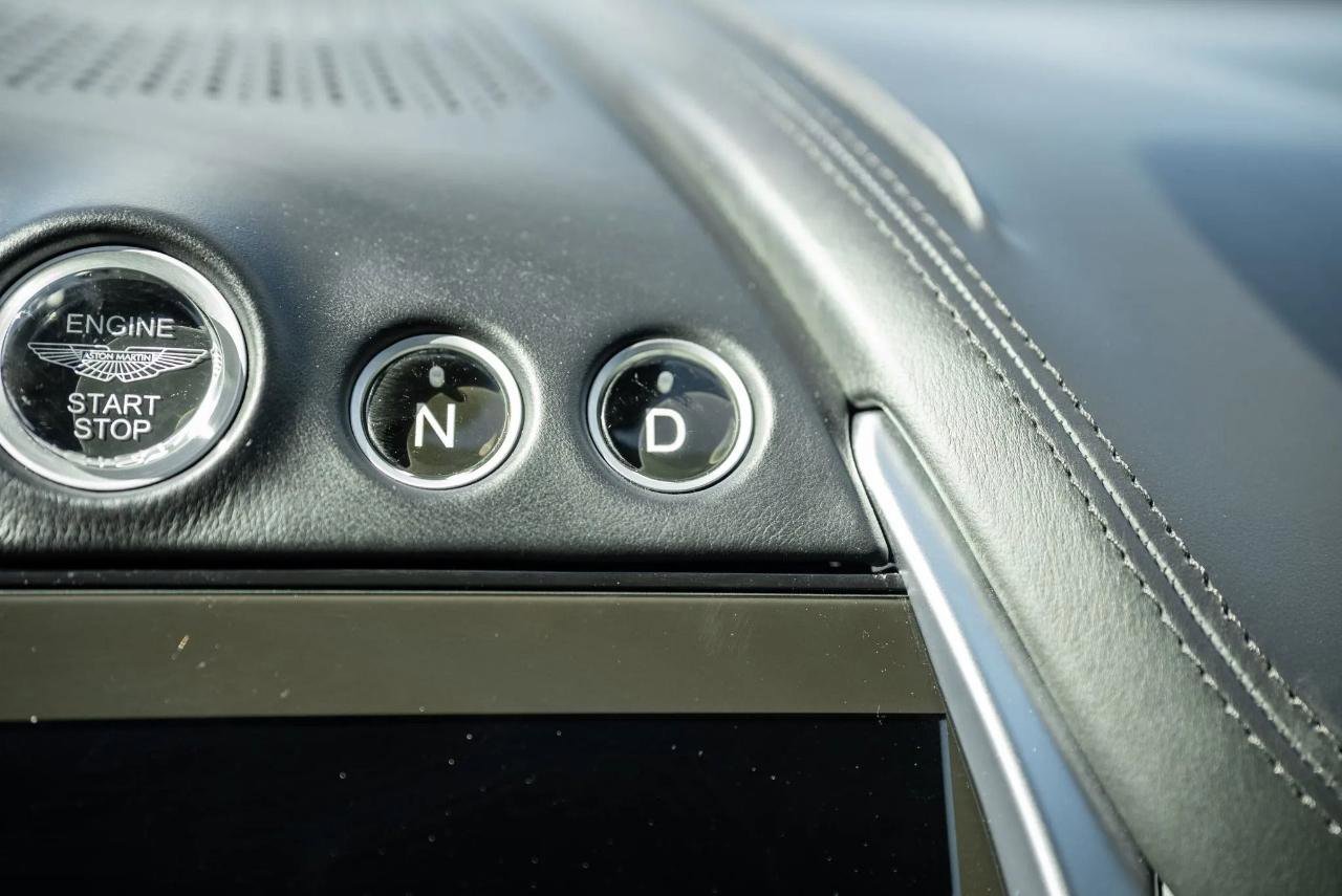 Used 2021 Aston Martin DBX AWD/4WD image 33
