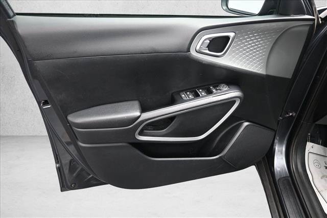 Used 2024 Kia Soul LX w/ Option Group 015 FWD image 19