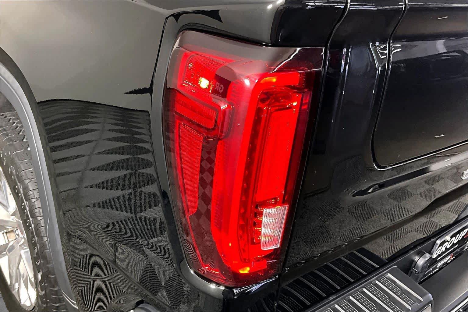 Used 2020 GMC Sierra 1500 SLT AWD/4WD image 27
