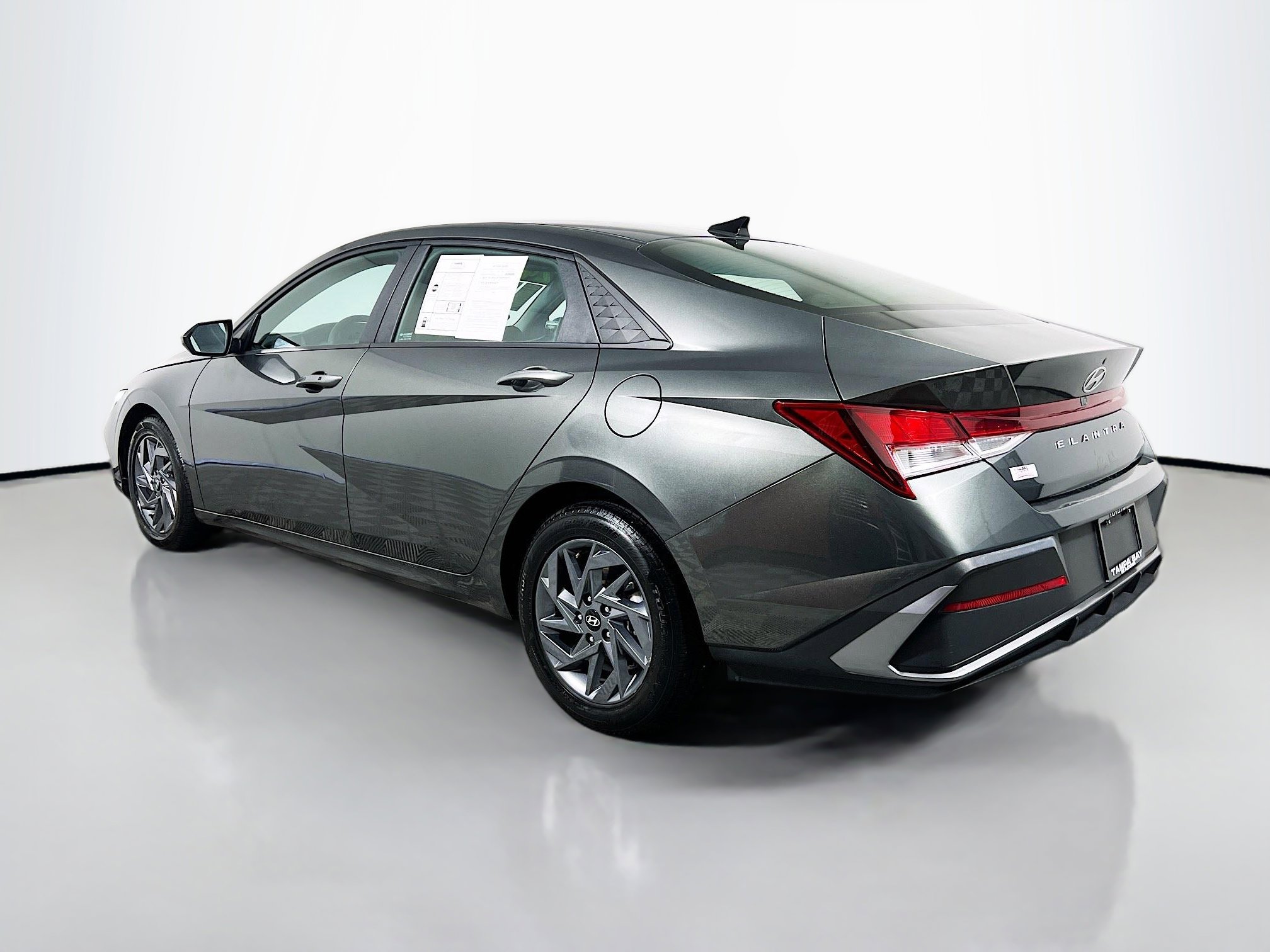 Used 2024 Hyundai Elantra SEL image 8