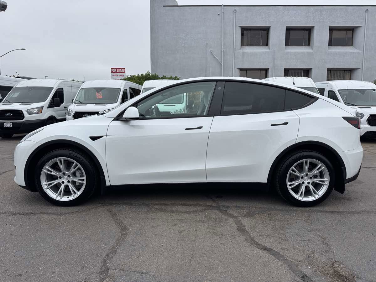 Used 2021 Tesla Model Y Long Range AWD/4WD image 8