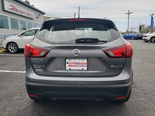 Used 2017 Nissan Rogue Sport SL image 4