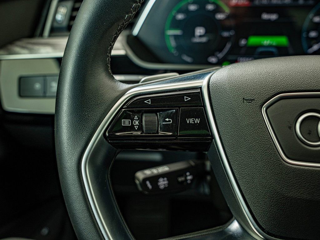 Used 2022 Audi e-tron Premium w/ Convenience Plus Package image 21