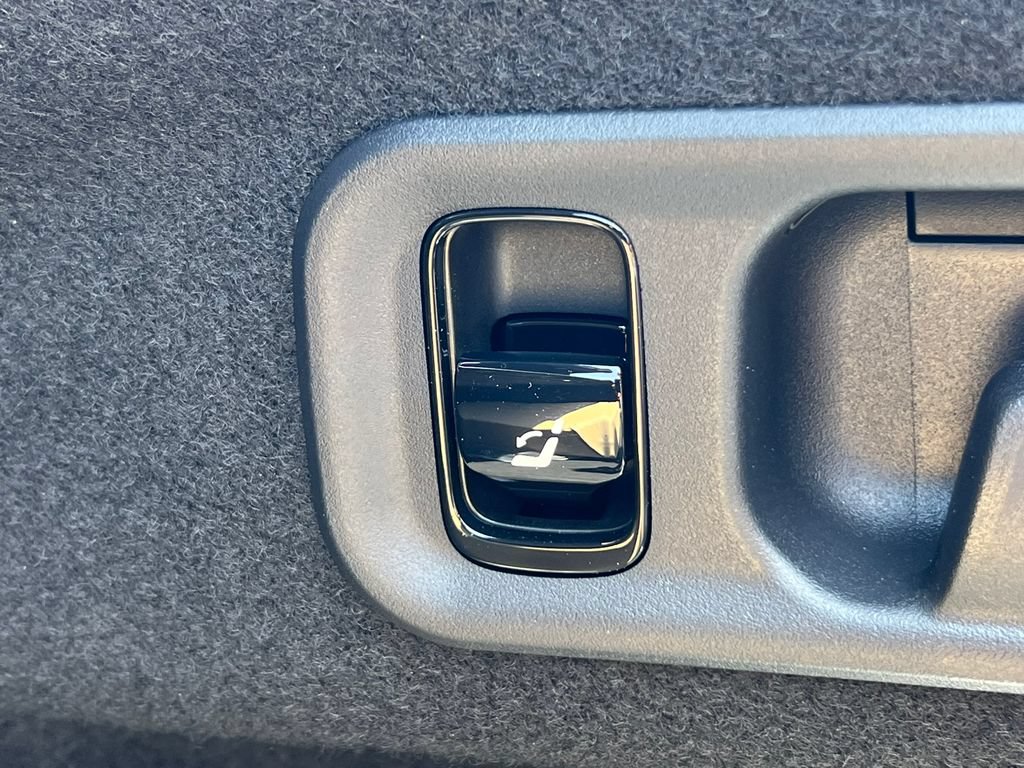New 2026 Mercedes-Benz E 350 4MATIC Sedan image 40