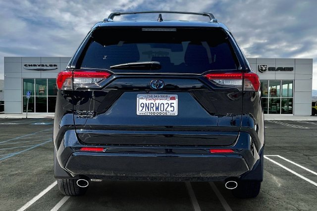 Used 2024 Toyota RAV4 SE w/ Weather & Moonroof Package AWD/4WD image 3