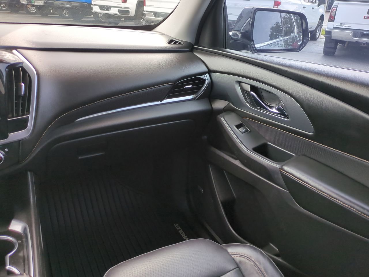 Used 2018 Chevrolet Traverse Premier FWD image 17