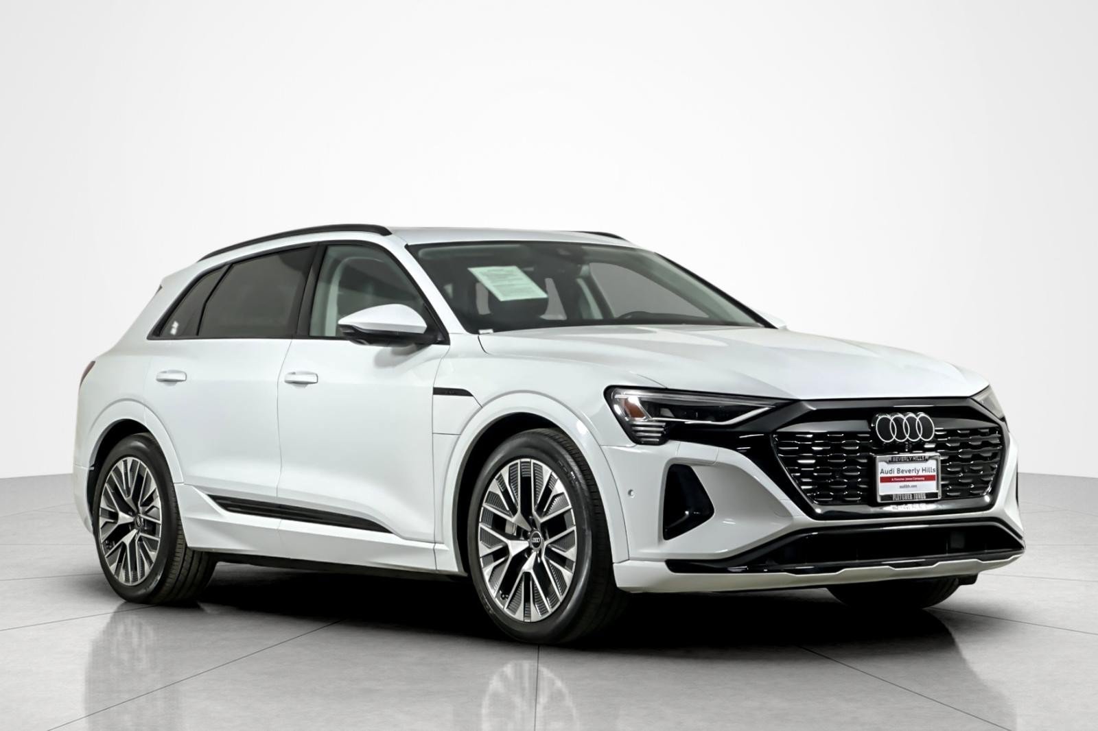 Used 2024 Audi Q8 e-tron Prestige AWD/4WD image 7