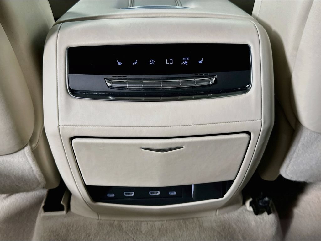 Used 2023 Cadillac Escalade Premium Luxury Platinum RWD image 27