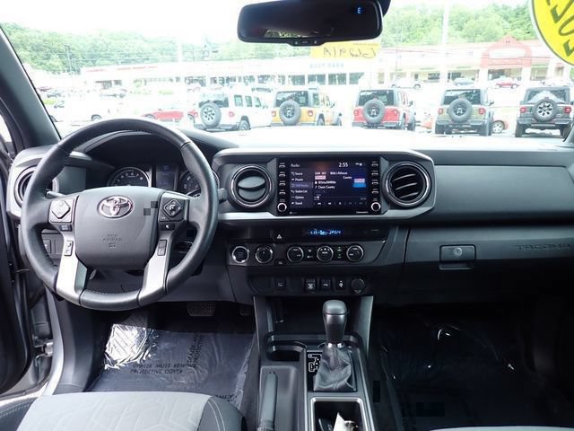 Used 2021 Toyota Tacoma TRD Sport AWD/4WD image 17