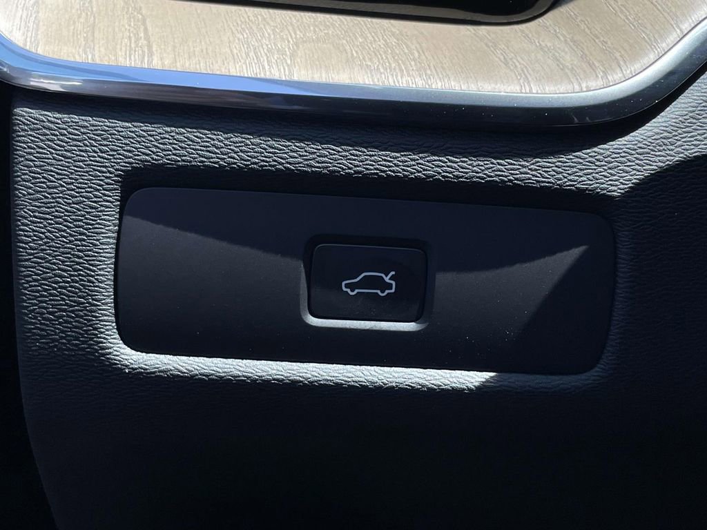 New 2026 Volvo XC60 B5 Plus w/ Protection Package Premier image 12