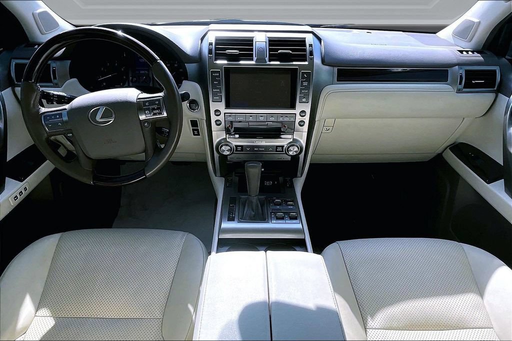 Used 2018 Lexus GX 460 Luxury w/ Preferred Accessory Package AWD/4WD image 7