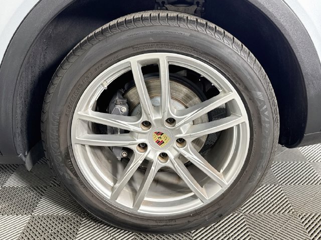 Used 2023 Porsche Cayenne AWD/4WD image 37