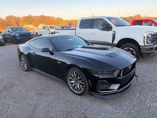 Used 2025 Ford Mustang GT Premium RWD image 1