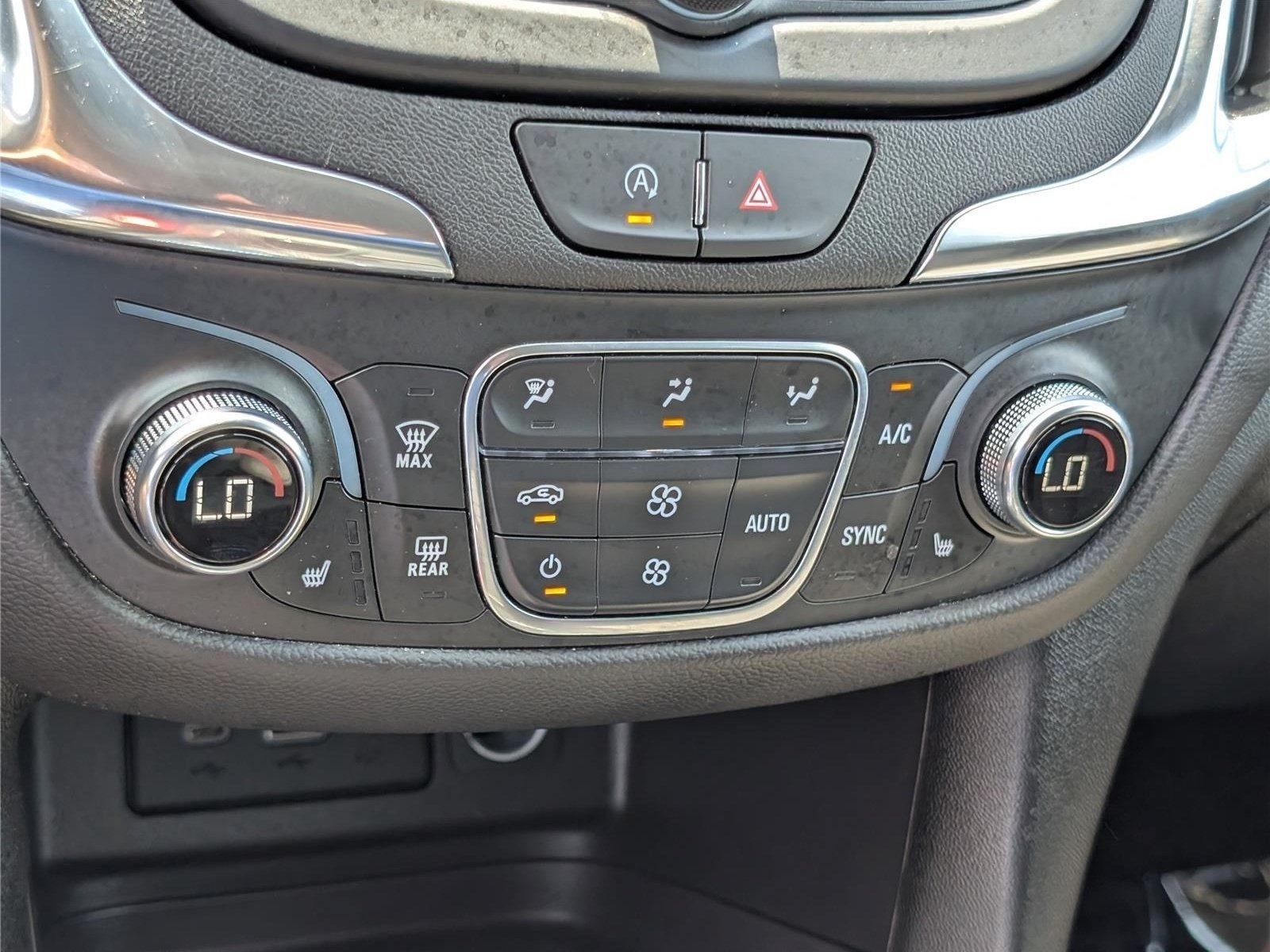 Used 2024 Chevrolet Equinox LT AWD/4WD image 27