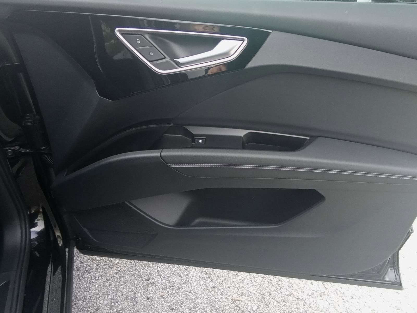 Used 2024 Audi Q4 e-tron Premium Plus w/ Premium Plus image 26