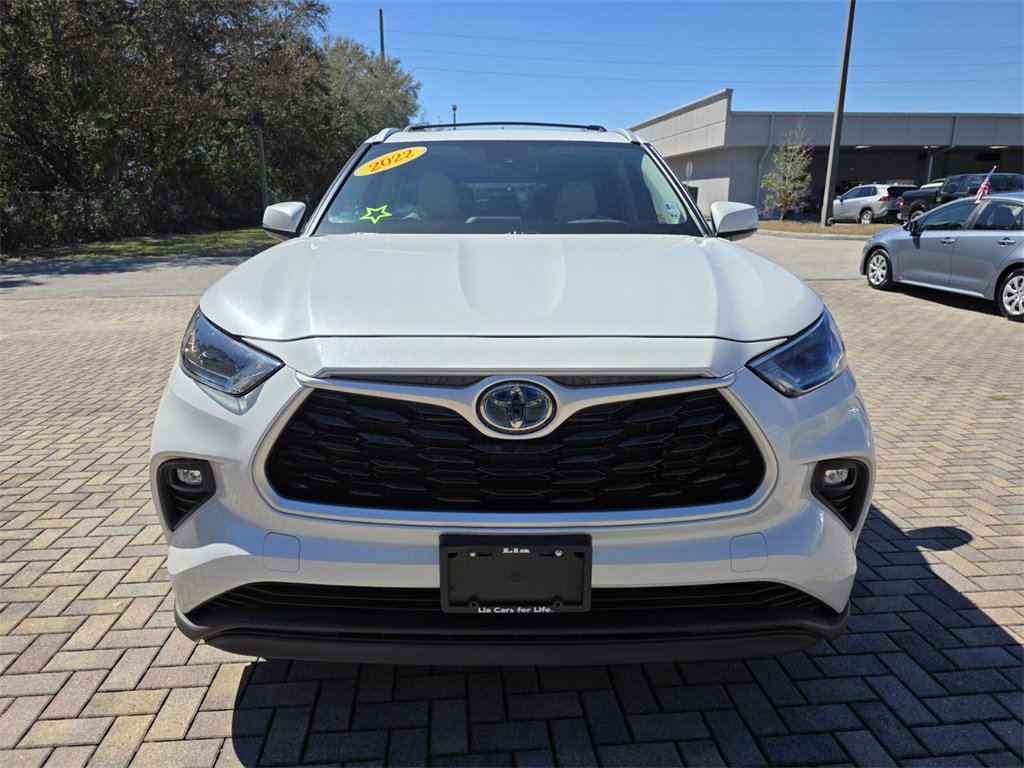 Certified 2022 Toyota Highlander XLE image 2
