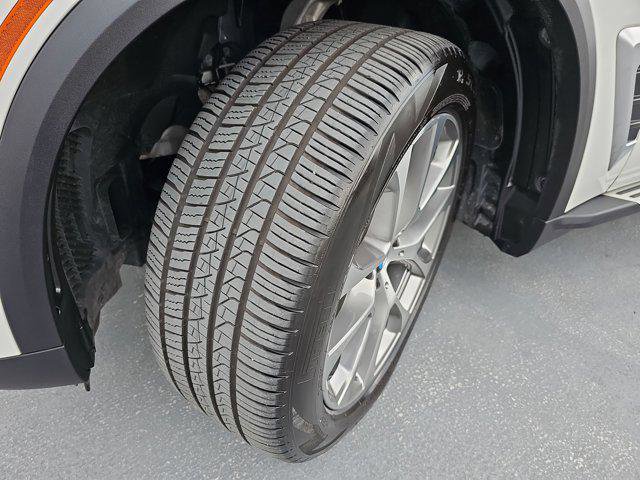 Used 2025 BMW X5 sDrive40i w/ Premium Package image 33