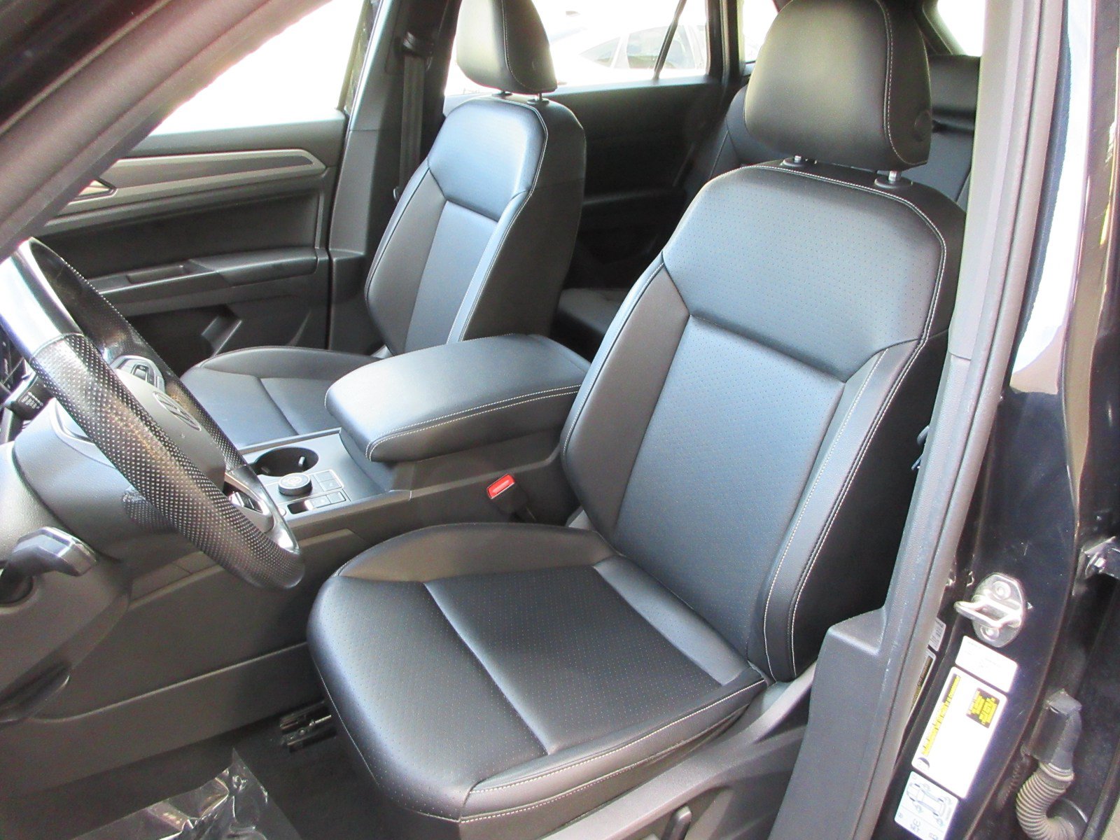 Used 2020 Volkswagen Atlas Cross Sport SE w/ Towing Package AWD/4WD image 29