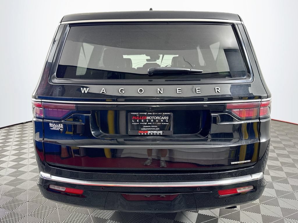 Used 2024 Jeep Wagoneer L Series II w/ Flexible Seating Group RWD image 6
