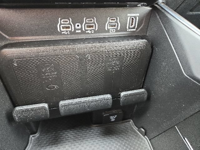 Used 2025 RAM 1500 Laramie AWD/4WD image 11