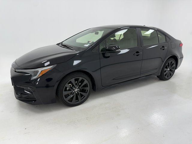 Used 2024 Toyota Corolla SE w/ SE Convenience Package FWD image 5